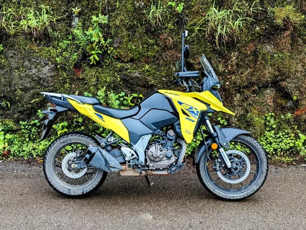 Suzuki V-Strom 250 Yellow Iron Rent Bali