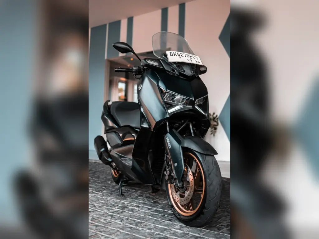 Yamaha XMAX 250 Green rental Bali