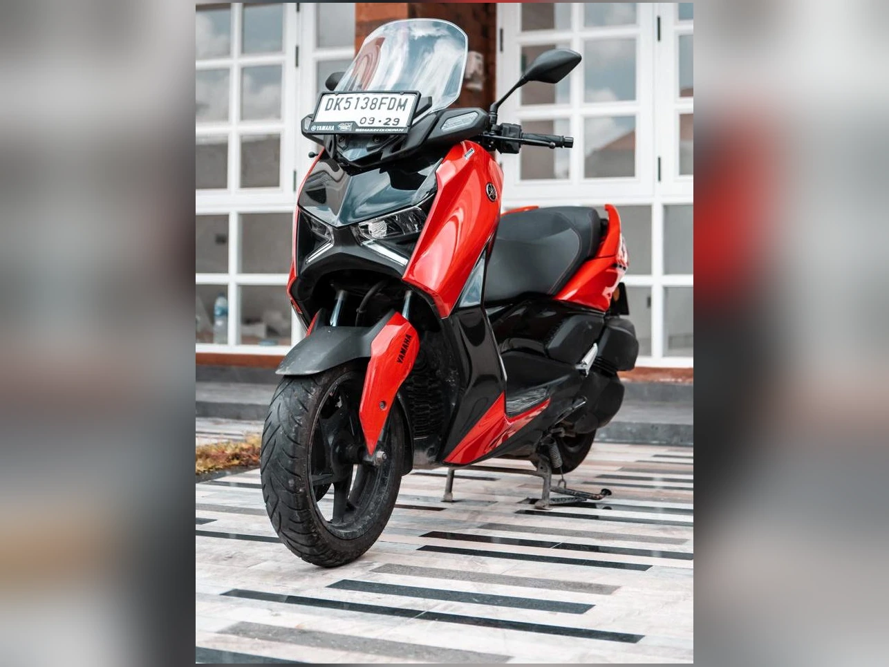 Yamaha XMAX 250 Red Iron Rent Bali