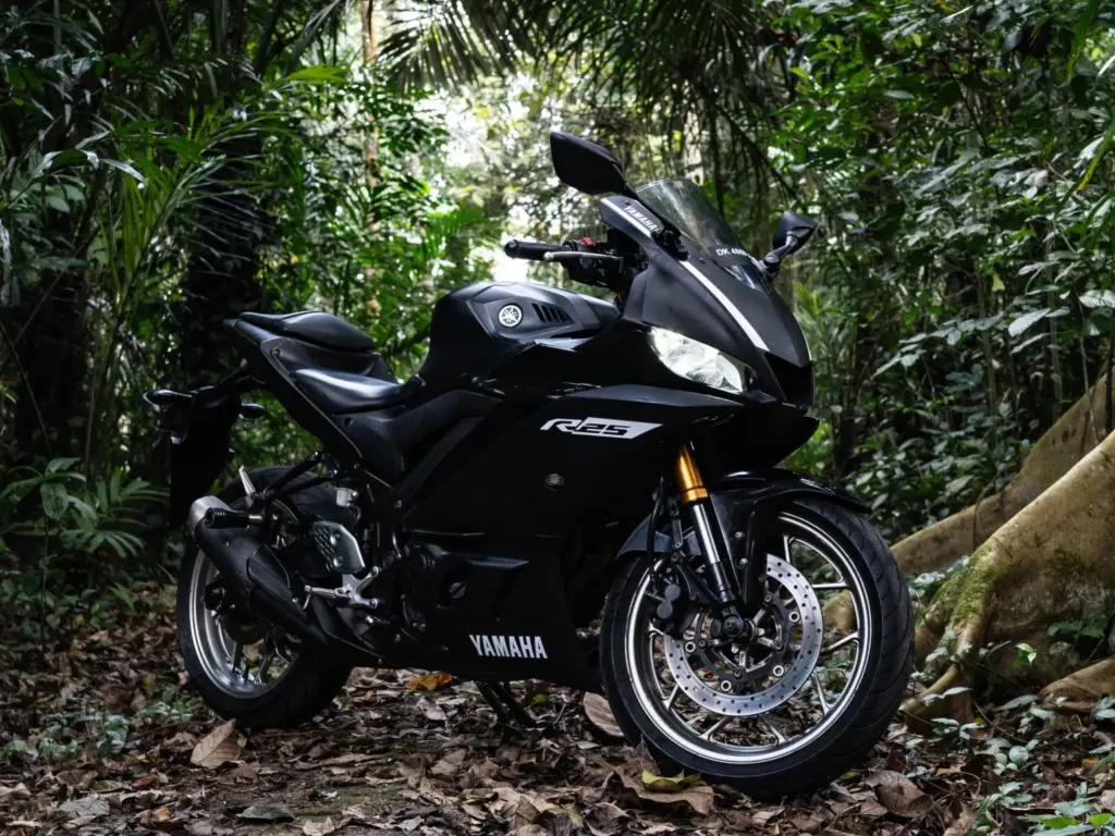 Yamaha YZF-R25 Black rental Bali