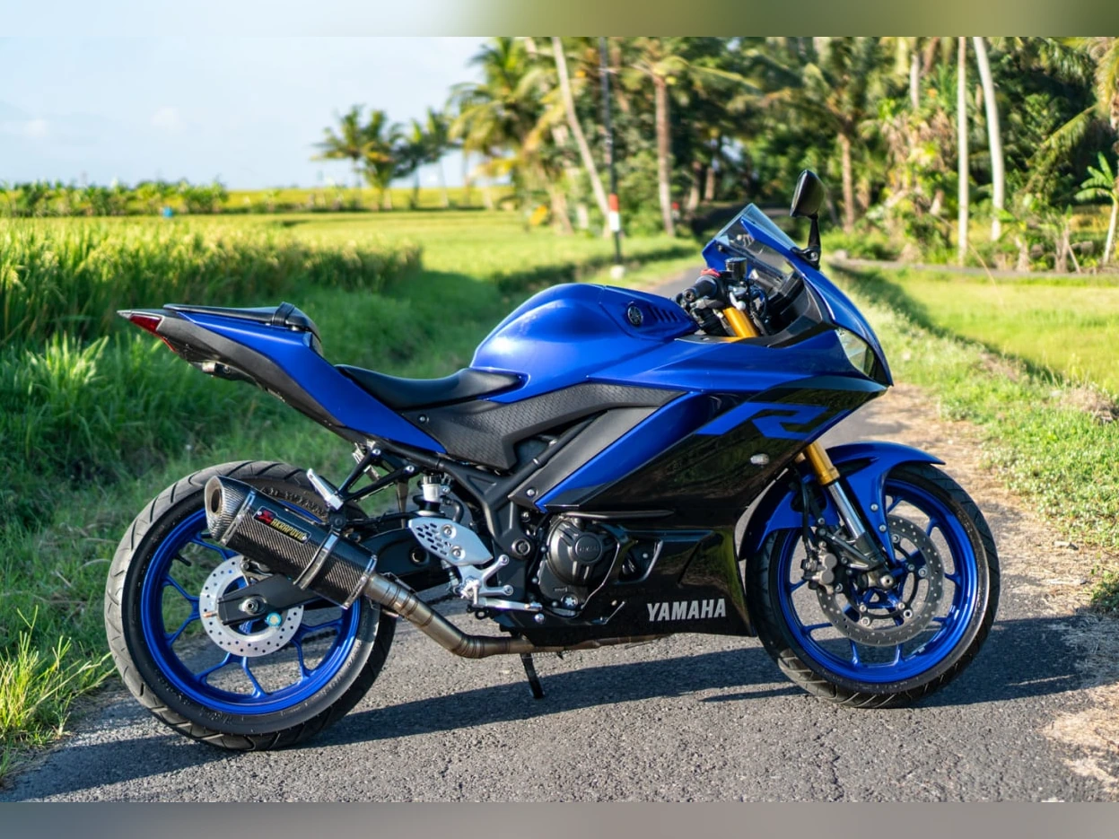 Yamaha YZF-R25 Movistar Iron Rent Bali
